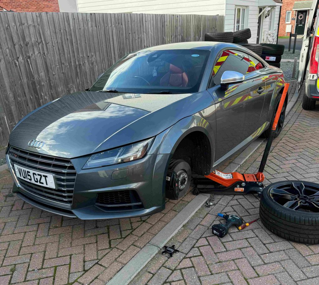 Emergency Tyre Fitting